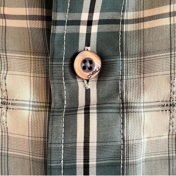 Like New! 🔹O’NEILL- BUTTON UP SHIRT - Picture 5 of 8